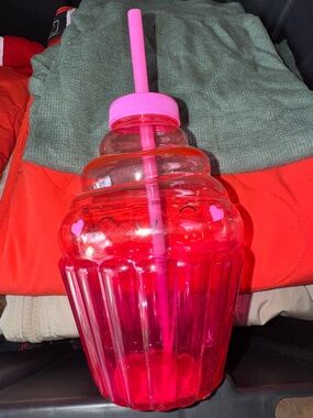 Pink Cupcake-Shaped Plastic Drink Tumbler with Straw